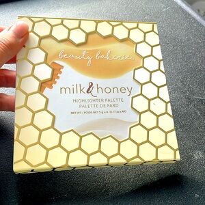 NEW- beauty bakerie milk and honey highlightser palette